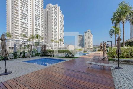 Apartamento à venda com 130m², 3 quartos e 2 vagas Apartamento à venda com 130m², 3 quartos e 2 vagasÁrea comum - Piscina