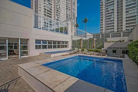 Apartamento à venda com 130m², 3 quartos e 2 vagas Apartamento à venda com 130m², 3 quartos e 2 vagasÁrea comum - Piscina