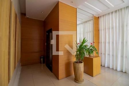 Apartamento à venda com 130m², 3 quartos e 2 vagas Apartamento à venda com 130m², 3 quartos e 2 vagasHall de entrada