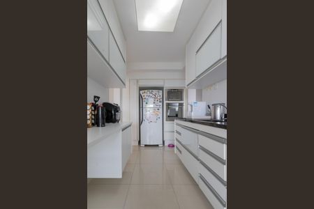Apartamento à venda com 130m², 3 quartos e 2 vagas Apartamento à venda com 130m², 3 quartos e 2 vagasCozinha