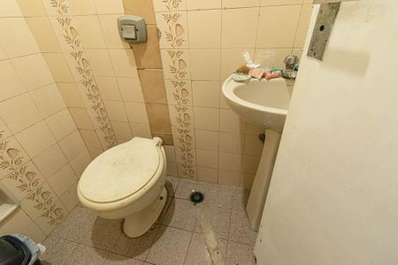 Casa para alugar com 50m², 1 quarto e sem vaga Casa para alugar com 50m², 1 quarto e sem vagaBanheiro