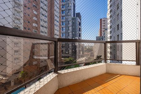 Apartamento para alugar com 166m², 4 quartos e 2 vagas Apartamento para alugar com 166m², 4 quartos e 2 vagasSuíte - Varanda