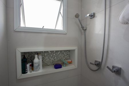 Apartamento à venda com 87m², 2 quartos e 2 vagas Apartamento à venda com 87m², 2 quartos e 2 vagasBanheiro da Suíte