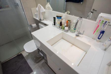 Apartamento à venda com 87m², 2 quartos e 2 vagas Apartamento à venda com 87m², 2 quartos e 2 vagasBanheiro da Suíte