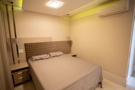 Apartamento à venda com 87m², 2 quartos e 2 vagas Apartamento à venda com 87m², 2 quartos e 2 vagasSuíte