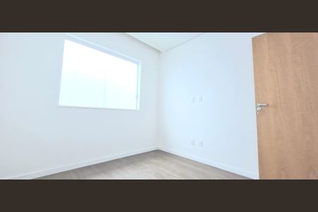 Casa à venda com 180m², 3 quartos e 2 vagasQuarto 2