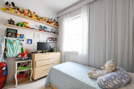 Apartamento à venda com 164m², 4 quartos e 1 vagaQuarto 2