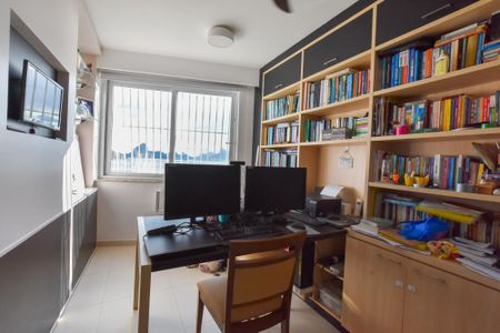 Apartamento à venda com 164m², 4 quartos e 1 vagaEscritório