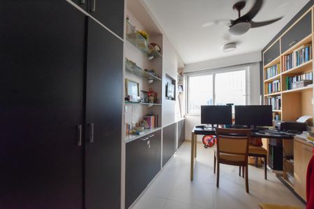 Apartamento à venda com 164m², 4 quartos e 1 vagaEscritório