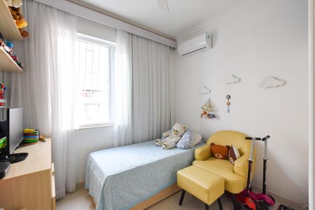 Apartamento à venda com 164m², 4 quartos e 1 vagaQuarto 2