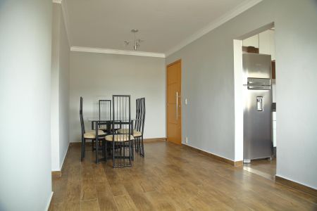 Apartamento para alugar com 77m², 2 quartos e 1 vagaSala