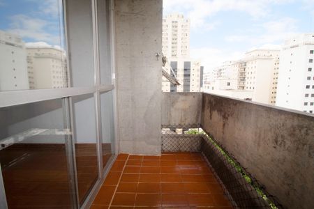 Apartamento à venda com 72m², 2 quartos e 2 vagas Apartamento à venda com 72m², 2 quartos e 2 vagasVaranda
