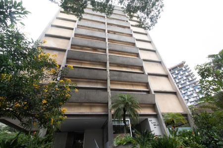 Apartamento à venda com 72m², 2 quartos e 2 vagas Apartamento à venda com 72m², 2 quartos e 2 vagasFachada