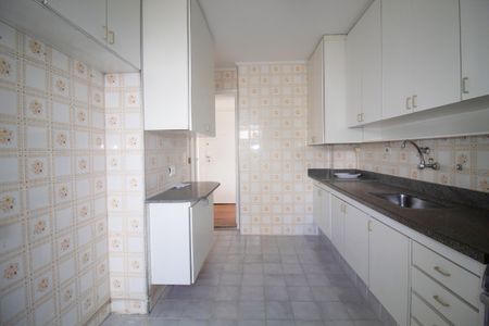 Apartamento à venda com 72m², 2 quartos e 2 vagas Apartamento à venda com 72m², 2 quartos e 2 vagasCozinha