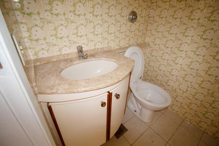 Apartamento à venda com 72m², 2 quartos e 2 vagas Apartamento à venda com 72m², 2 quartos e 2 vagasBanheiro