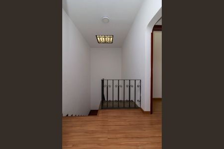 Casa à venda com 260m², 5 quartos e 6 vagasCorredor