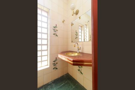 Casa à venda com 260m², 5 quartos e 6 vagasLavabo