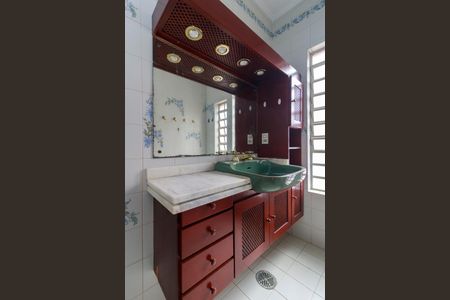 Casa à venda com 260m², 5 quartos e 6 vagasSuíte 2 - Banheiro