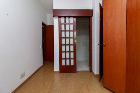 Casa à venda com 260m², 5 quartos e 6 vagasQuarto 3