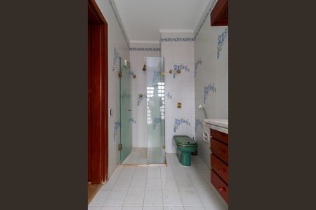 Casa à venda com 260m², 5 quartos e 6 vagasSuíte 2 - Banheiro