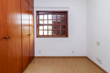 Casa à venda com 260m², 5 quartos e 6 vagasQuarto 3