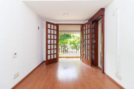 Casa à venda com 260m², 5 quartos e 6 vagasSuíte 1