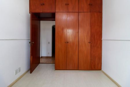 Casa à venda com 260m², 5 quartos e 6 vagasQuarto 2