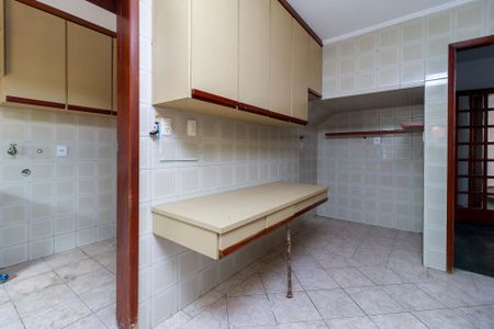 Casa à venda com 260m², 5 quartos e 6 vagasCozinha