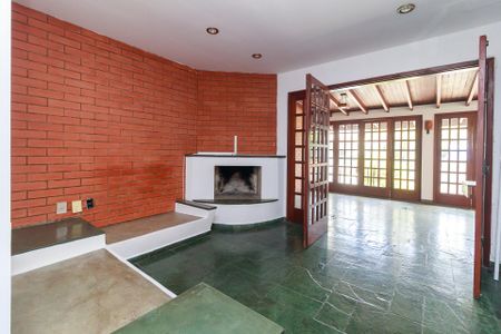 Casa à venda com 260m², 5 quartos e 6 vagasSala