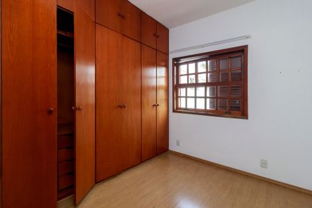 Casa à venda com 260m², 5 quartos e 6 vagasQuarto 3
