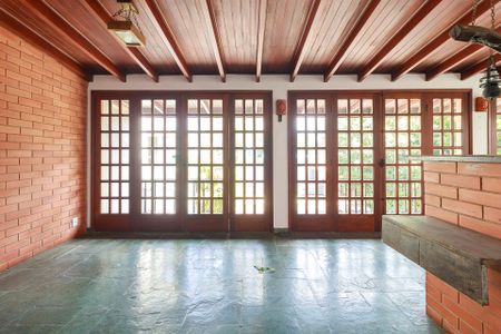 Casa à venda com 260m², 5 quartos e 6 vagasSala