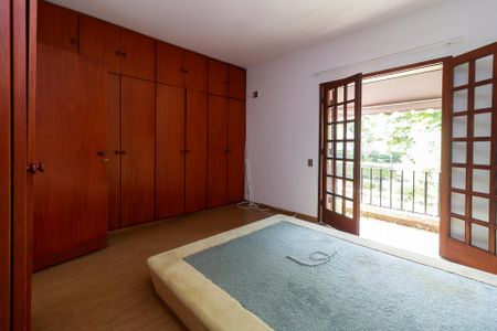 Casa à venda com 260m², 5 quartos e 6 vagasSuíte 2