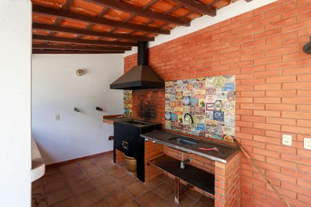 Casa à venda com 260m², 5 quartos e 6 vagasChurrasqueira