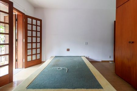 Casa à venda com 260m², 5 quartos e 6 vagasSuíte 2