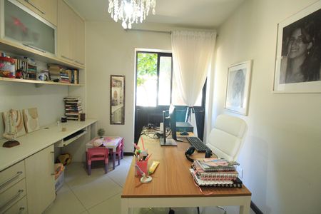 Apartamento para alugar com 160m², 4 quartos e 2 vagasEscritório