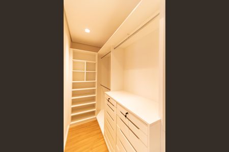 Apartamento à venda com 93m², 2 quartos e 2 vagasCloset da Suíte 1