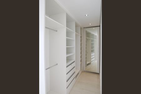 Apartamento à venda com 200m², 3 quartos e 3 vagasSuíte 2