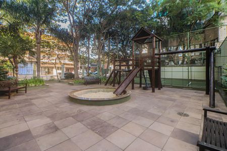 Apartamento à venda com 79m², 2 quartos e 2 vagasÁrea comum - Playground