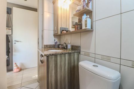 Apartamento à venda com 79m², 2 quartos e 2 vagasBanheiro da Suíte