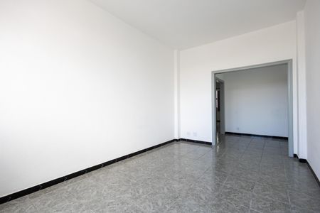 Apartamento para alugar com 90m², 2 quartos e sem vagaSala