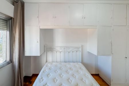 Apartamento à venda com 80m², 2 quartos e 1 vagaQuarto 2 - Armários