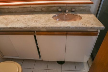 Apartamento à venda com 170m², 4 quartos e 3 vagasBanheiro da Suíte 2