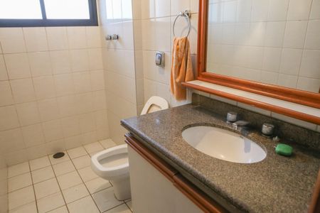Apartamento à venda com 170m², 4 quartos e 3 vagasBanheiro Social