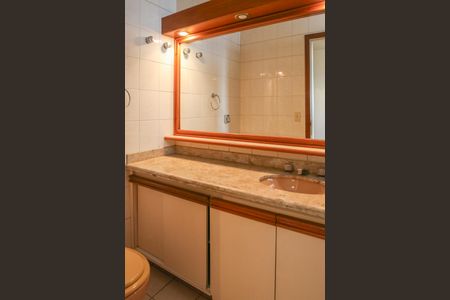 Apartamento à venda com 170m², 4 quartos e 3 vagasBanheiro da Suíte 2