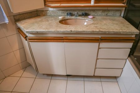 Apartamento à venda com 170m², 4 quartos e 3 vagasBanheiro da Suíte 1