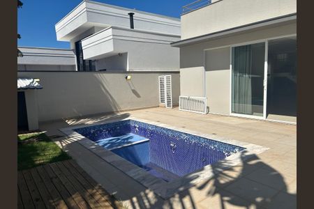 Casa de condomínio à venda com 252m², 4 quartos e 4 vagasPiscina
