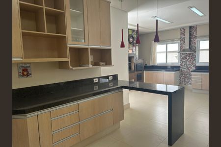 Casa de condomínio à venda com 252m², 4 quartos e 4 vagasCozinha