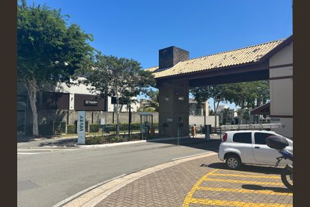 Casa de condomínio à venda com 252m², 4 quartos e 4 vagasFachada e portaria