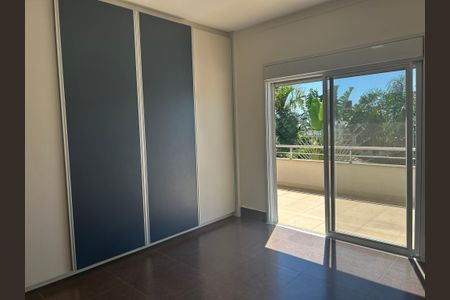Casa de condomínio à venda com 252m², 4 quartos e 4 vagasSuíte 3