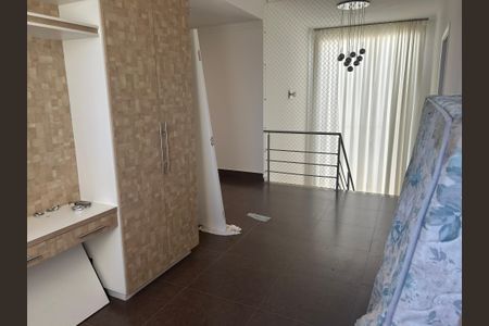 Casa de condomínio à venda com 252m², 4 quartos e 4 vagasMesanino